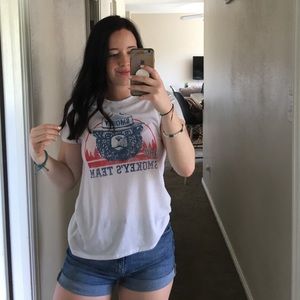 Comfy vintage Smokey the bear tee!